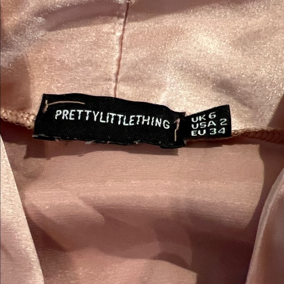 PrettyLittleThing Blush Satin Robe - Picture 3 of 3